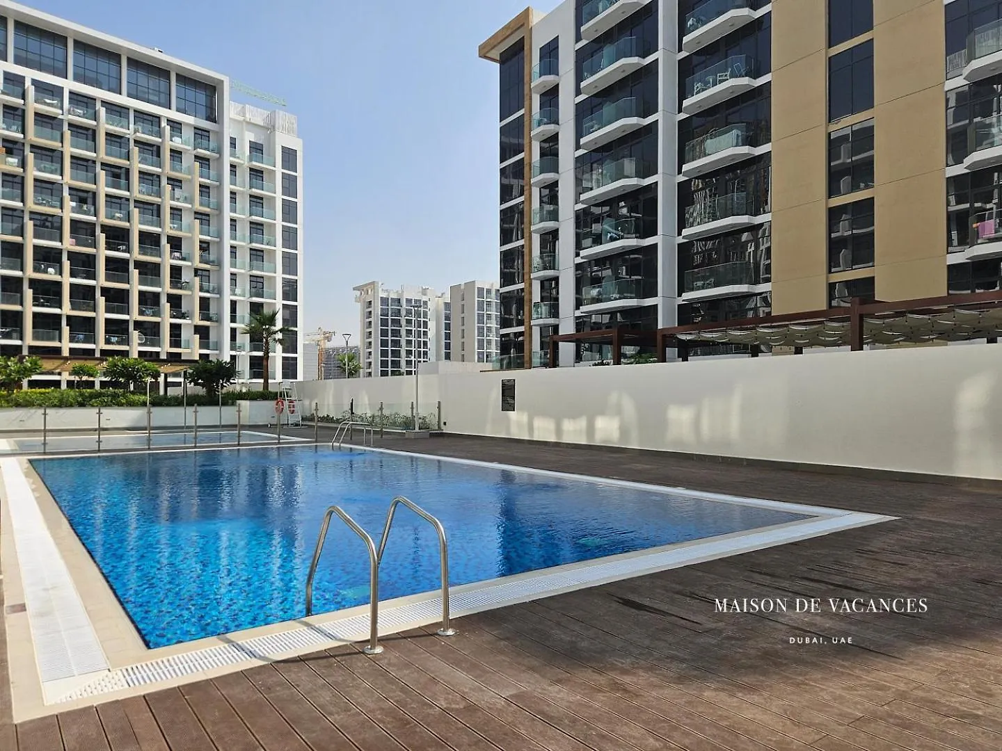 Peaceful Studio Getaway, 10 Mins From Dubai Mall Apartment